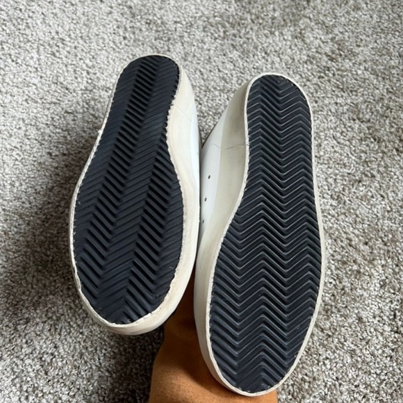 NWT Golden Goose Super Star Sneakers size 5. - Picture 4 of 5